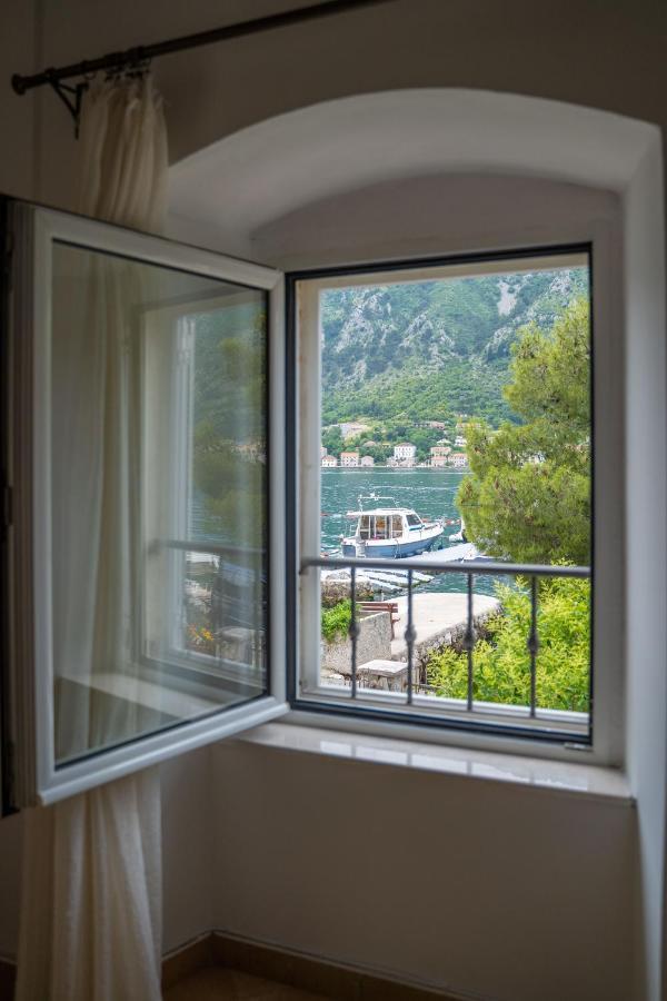 Dobrota Blue Apartment Kotor Exterior photo